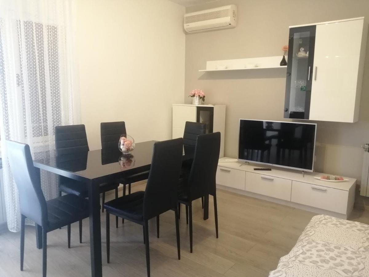 Apartment Vera, 80 M From The Sea Novigrad Istria エクステリア 写真