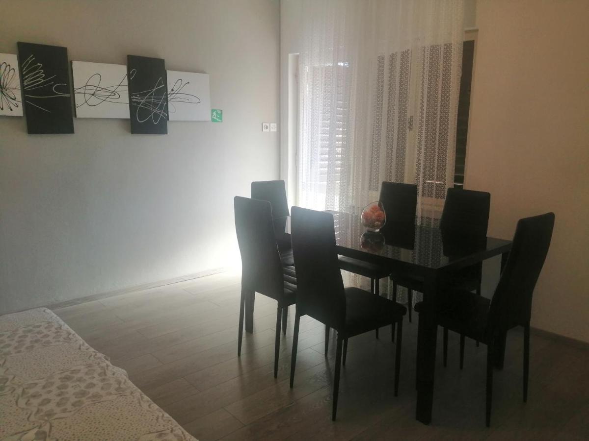 Apartment Vera, 80 M From The Sea Novigrad Istria エクステリア 写真